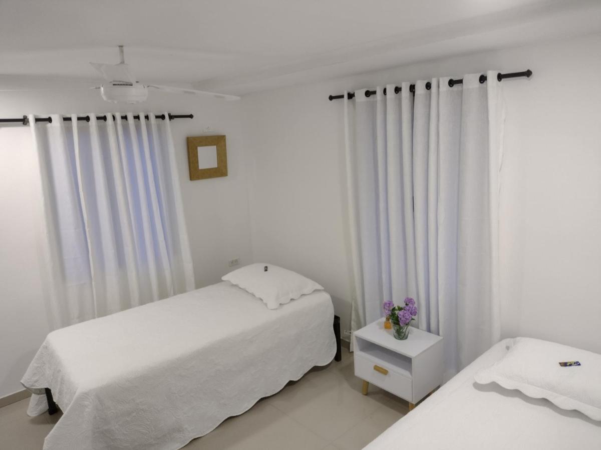 Cartagena Clementina Hostel מראה חיצוני תמונה